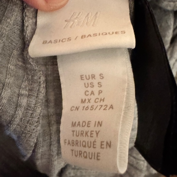 H&M Gray Ribbed Knit Sweater Set Size S - Picture 4 of 5